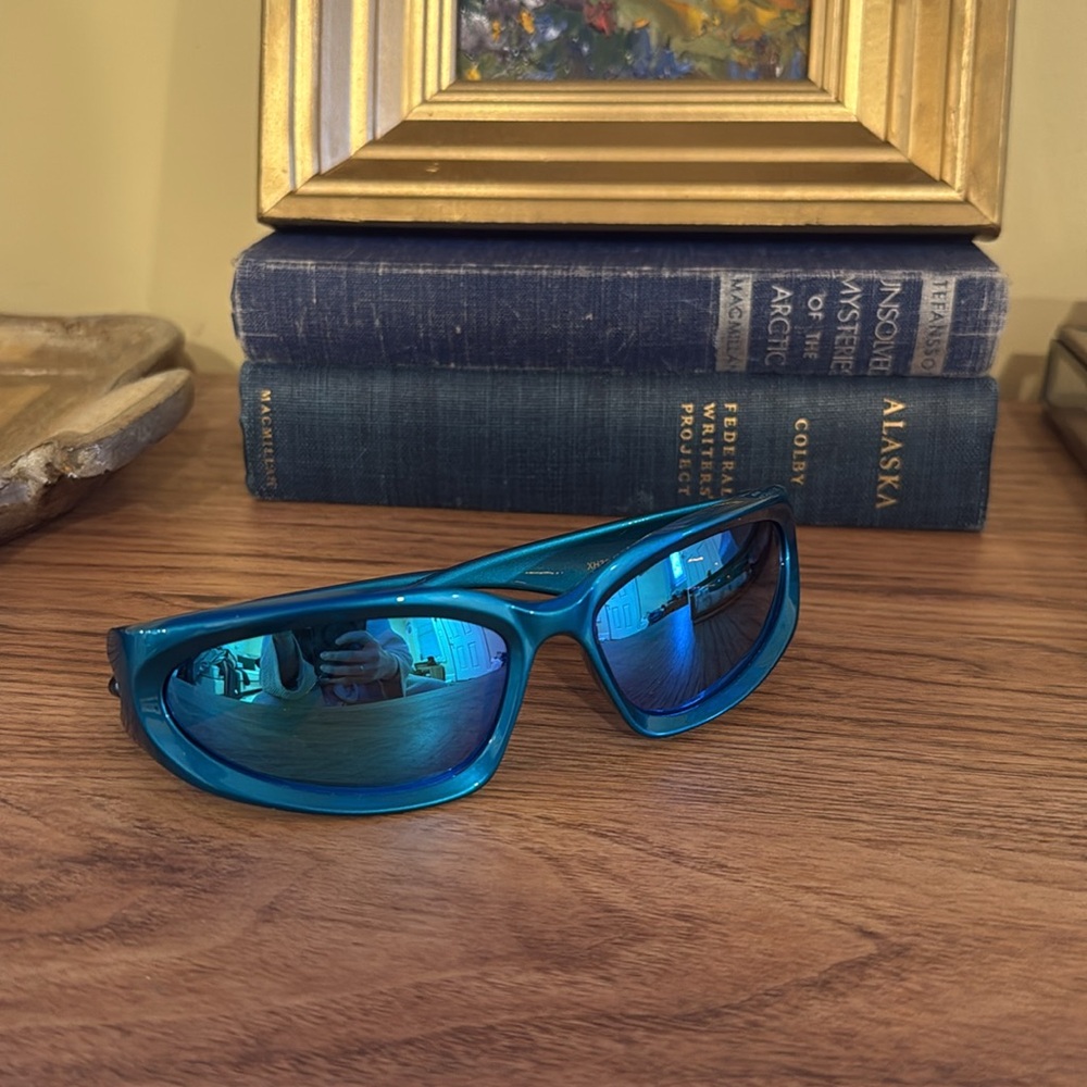 Wrap around blue sunglasses Y2K - DC
